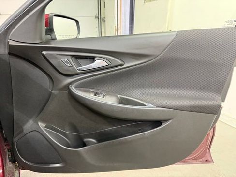 Used 2018 Chevrolet Malibu LT image 24