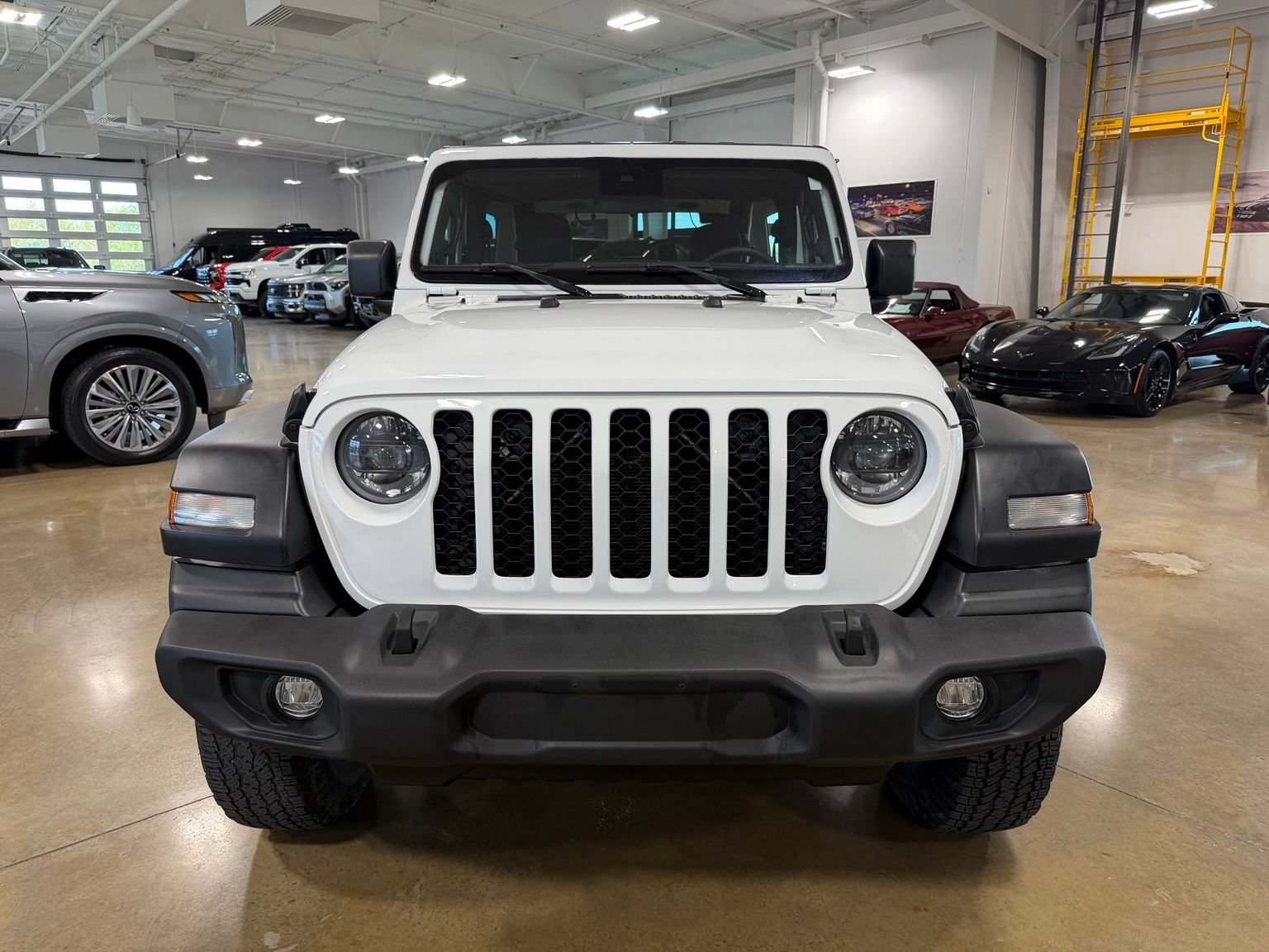 Used 2024 Jeep Wrangler Sport AWD/4WD image 2