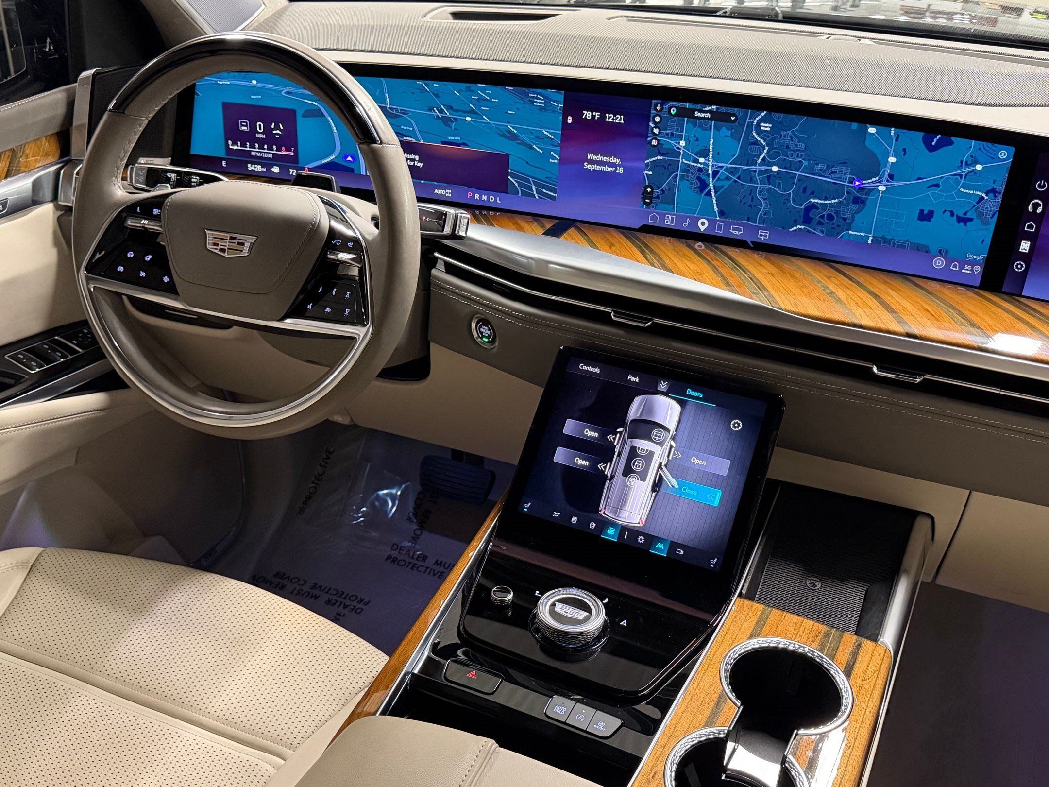 Certified 2025 Cadillac Escalade Sport Platinum w/ LPO, ONYX Package AWD/4WD image 59