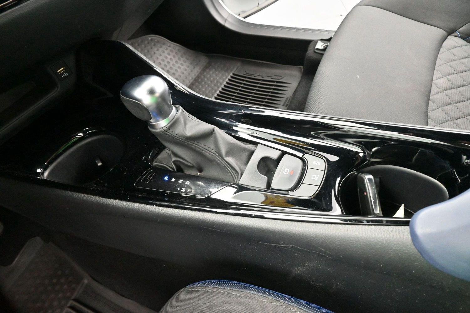 Used 2022 Toyota C-HR XLE FWD image 23