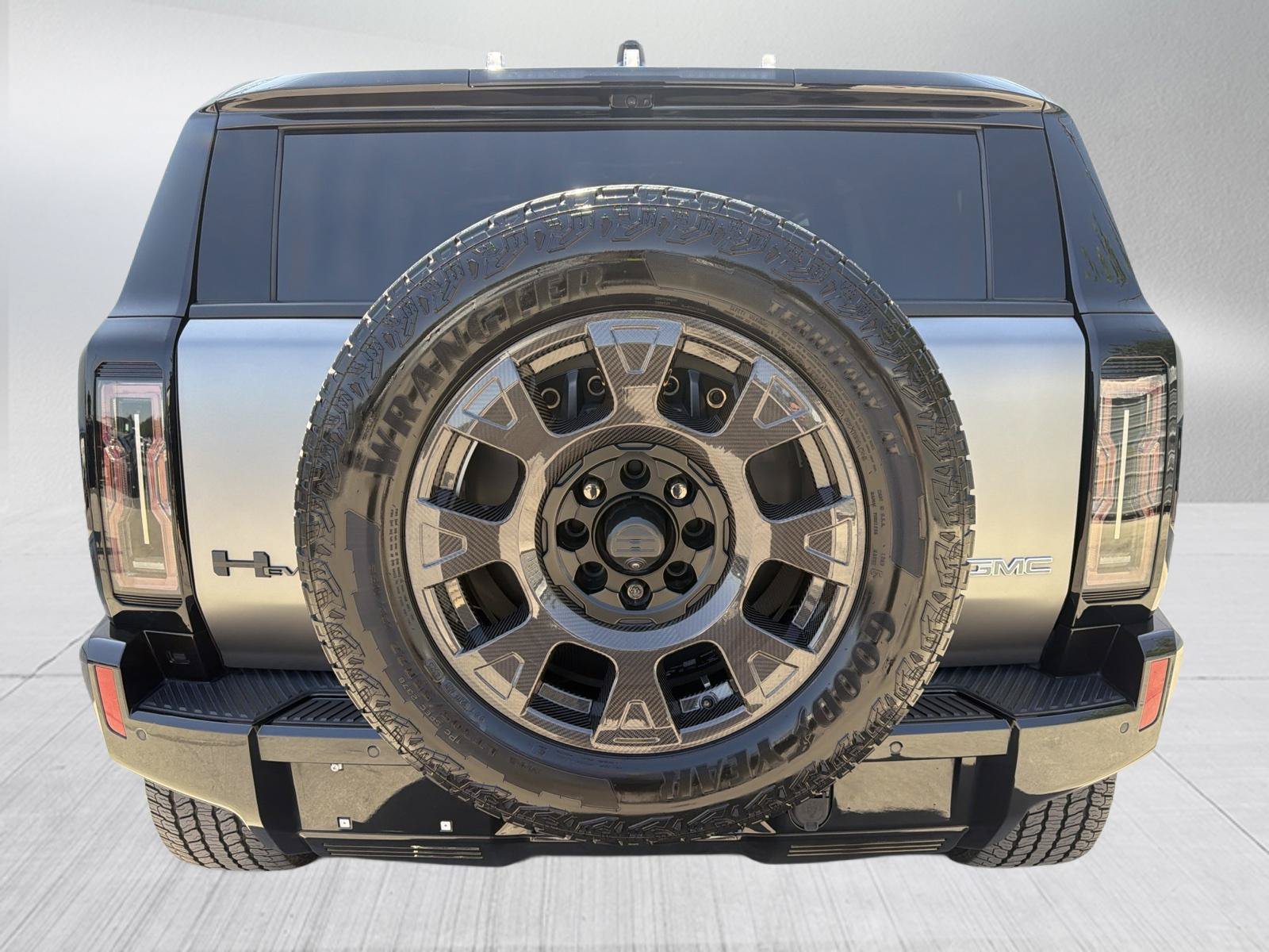 Used 2026 GMC Hummer EV 3X w/ Carbon Fiber Edition Package AWD/4WD image 8
