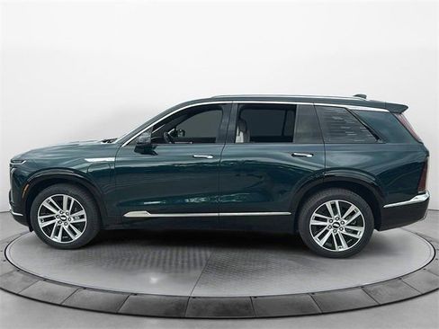 New 2026 Cadillac Vistiq Luxury w/ LPO, Floor Liner Package image 4