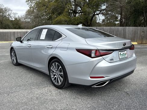 Used 2019 Lexus ES 350 350 Luxury w/ Accessory Package 2 image 3