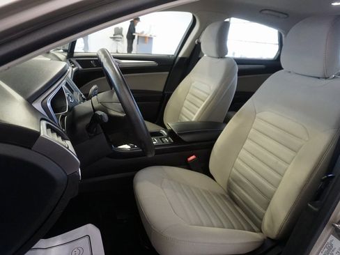 Used 2018 Ford Fusion S image 15