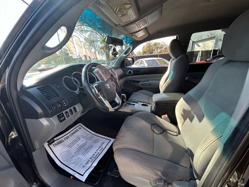 Used 2015 Toyota Tacoma PreRunner w/ TRD Off-Road Package RWD image 9