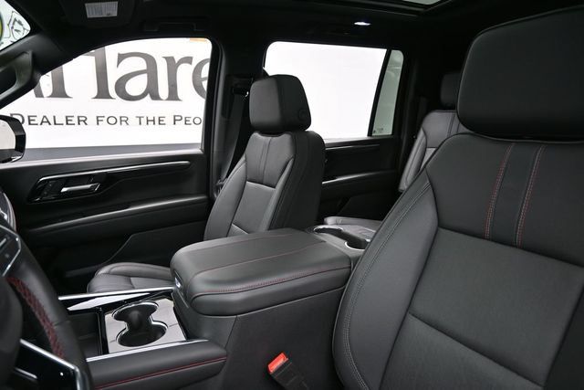 Used 2025 Chevrolet Suburban RST w/ Comfort Package AWD/4WD image 17