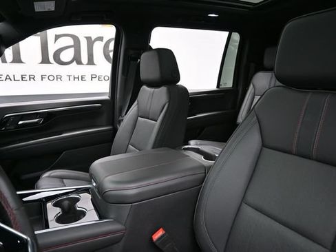Used 2025 Chevrolet Suburban RST w/ Comfort Package AWD/4WD image 17