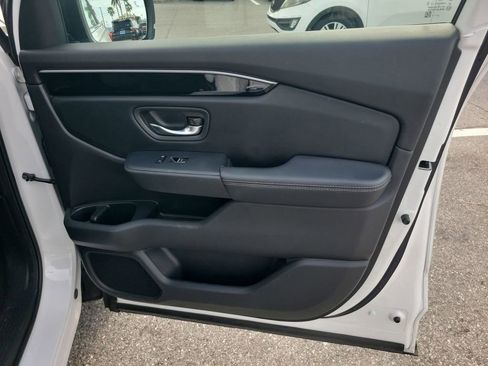Used 2023 Honda Pilot Touring image 42