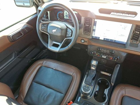 Used 2024 Ford Bronco Outer Banks image 10