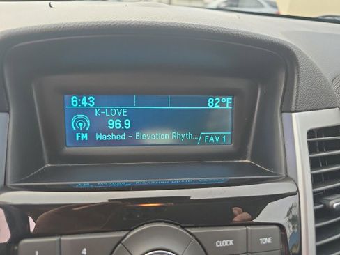 Used 2014 Chevrolet Cruze LT image 22