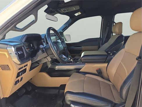 Used 2023 Ford F150 Lariat w/ Trailer Tow Package image 11