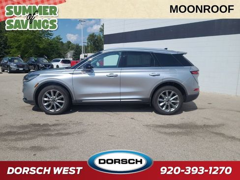 Used 2022 Lincoln Corsair AWD w/ Premium Package image 2