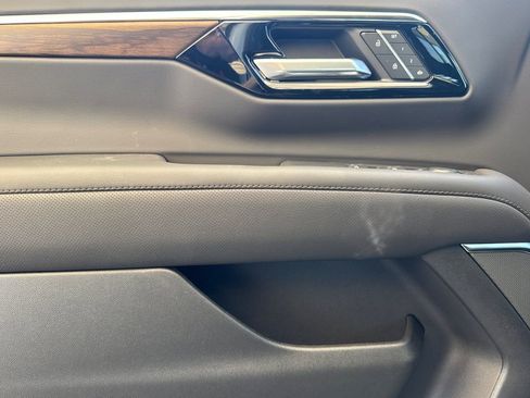 New 2026 Chevrolet Suburban High Country AWD/4WD image 11