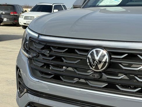 New 2026 Volkswagen Atlas Cross Sport SEL Premium R-Line image 4