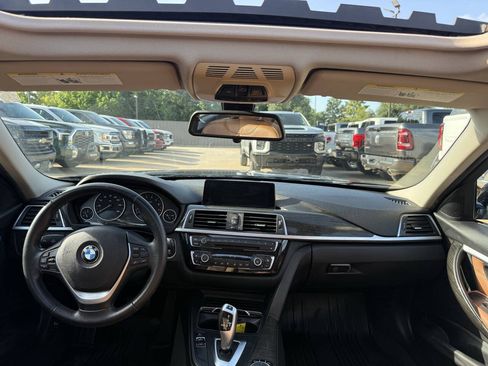 Used 2017 BMW 320i xDrive Sedan AWD/4WD image 17