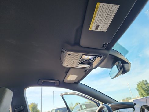 Certified 2025 Volkswagen Golf R Black Edition w/ Euro Stye Package image 33