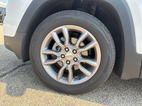 Used 2024 GMC Terrain SLT AWD/4WD image 20