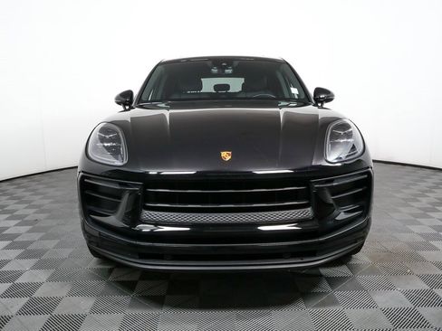 Certified 2022 Porsche Macan AWD image 36