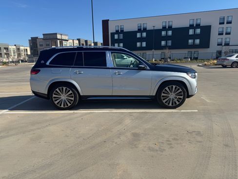 Used 2024 Mercedes-Benz Maybach GLS 600 4MATIC image 6