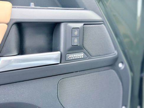 New 2026 Land Rover Defender 130 X-Dynamic SE image 11