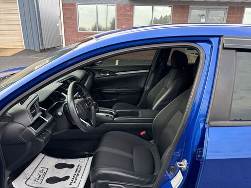 Used 2019 Honda Civic Sport image 11
