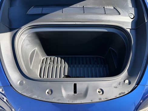 Used 2024 Tesla Model Y Long Range image 34