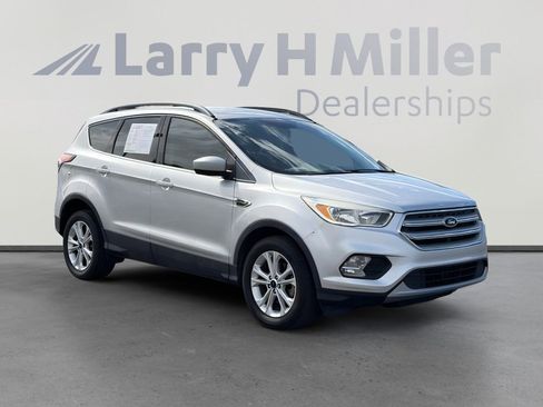Used 2018 Ford Escape SE FWD image 8