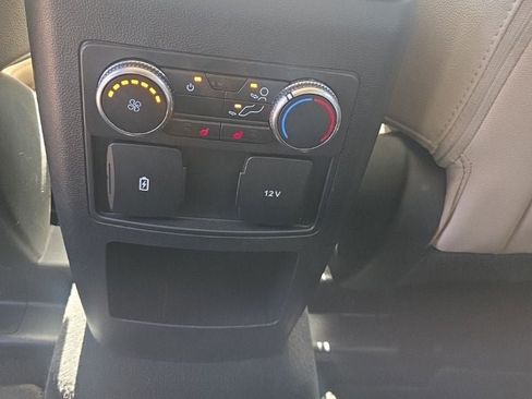 Used 2021 Ford Explorer Limited AWD/4WD image 28