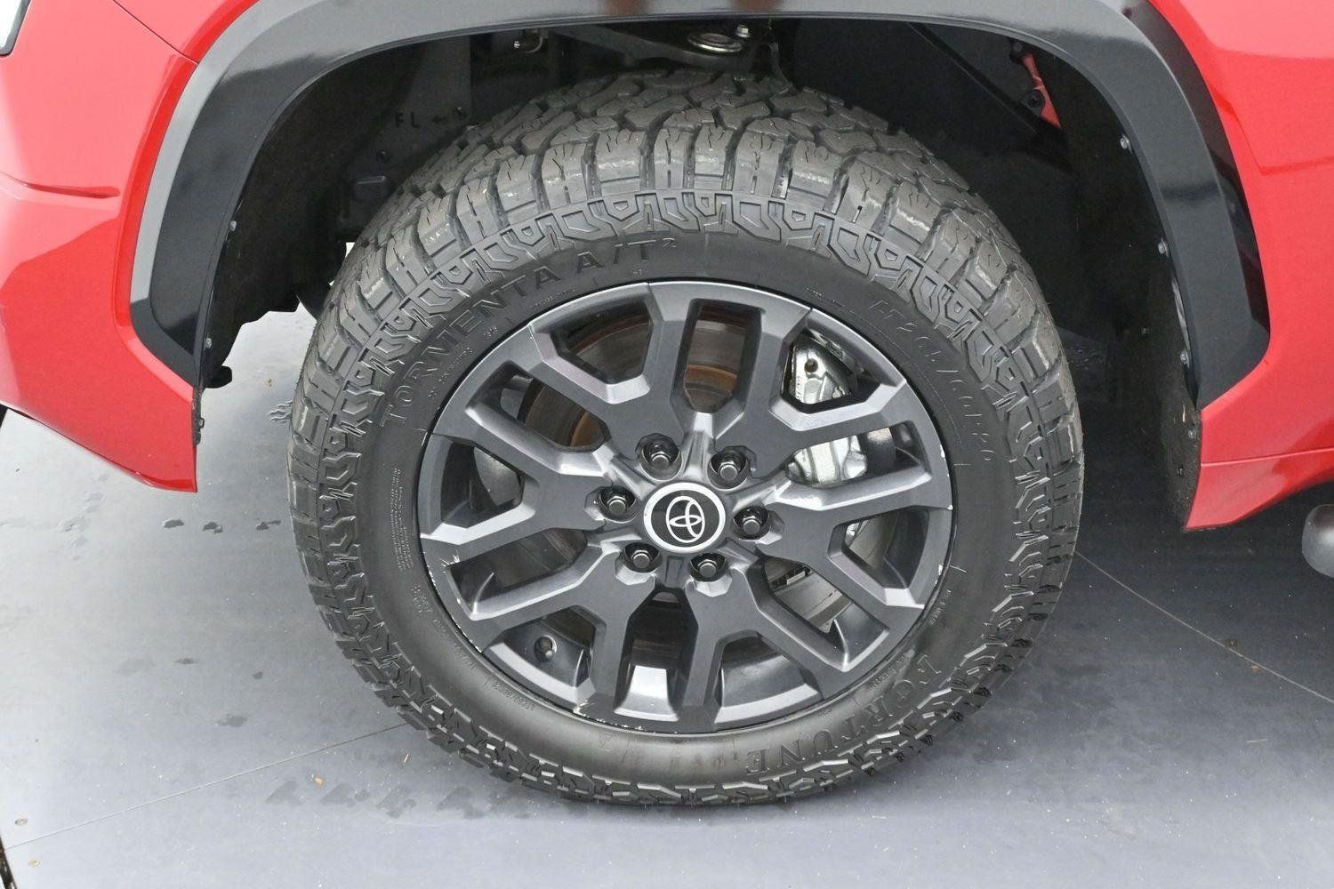 Used 2024 Toyota Tundra Platinum AWD/4WD image 34