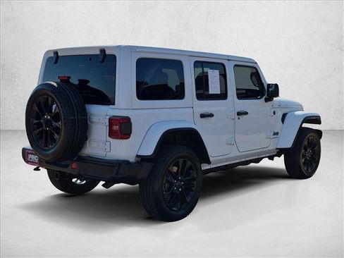 Used 2025 Jeep Wrangler Unlimited Sahara w/ Safety Group AWD/4WD image 5