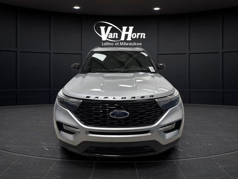 Used 2023 Ford Explorer ST-Line AWD/4WD image 12