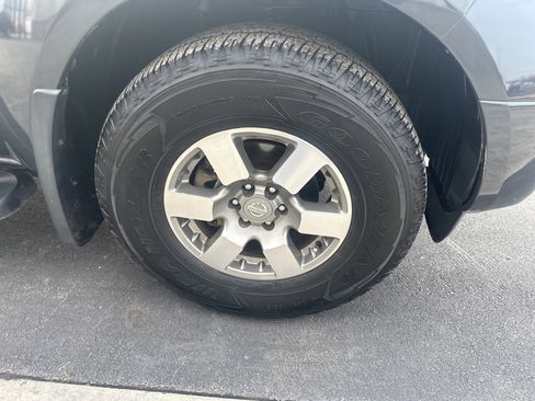 Used 2011 Nissan Frontier PRO-4X image 5