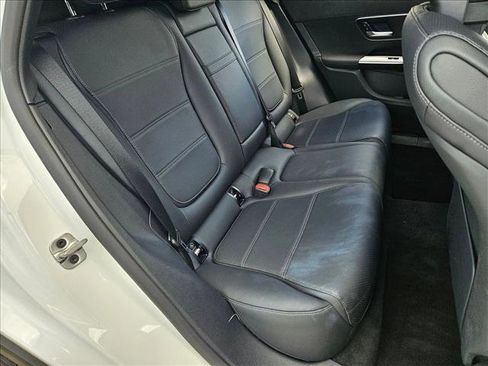 Used 2026 Mercedes-Benz GLC 300 image 18