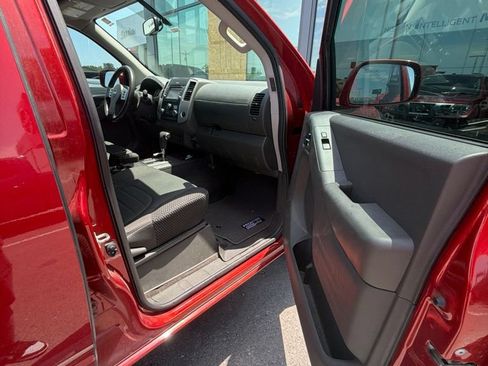 Used 2017 Nissan Frontier PRO-4X AWD/4WD image 14