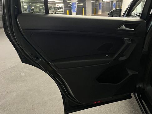 Used 2019 Volkswagen Tiguan SE w/ Panoramic Sunroof Package AWD/4WD image 19