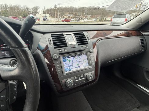 Used 2011 Cadillac DTS image 15