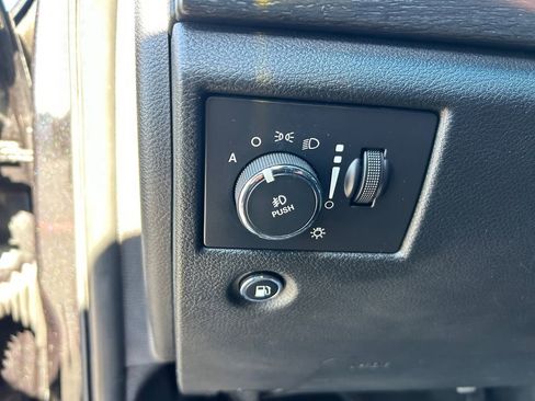 Used 2015 Jeep Grand Cherokee Altitude AWD/4WD image 23
