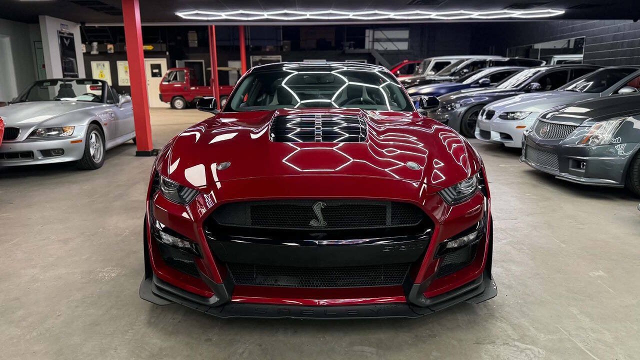Used 2021 Ford Mustang Shelby GT500 w/ Carbon Fiber Track Pack RWD image 3