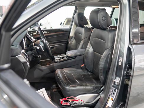 Used 2018 Mercedes-Benz GLS 550 4MATIC w/ Driver Assistance Package image 16