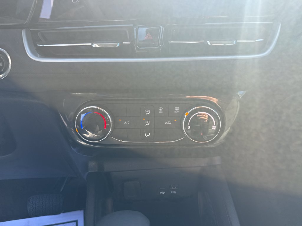 Used 2025 Chevrolet TrailBlazer LT AWD/4WD image 20