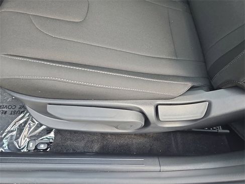 New 2025 Hyundai Elantra Sport image 12