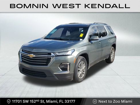 Used 2022 Chevrolet Traverse LT image 3