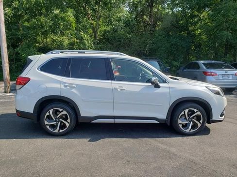 Used 2023 Subaru Forester Touring AWD/4WD image 2