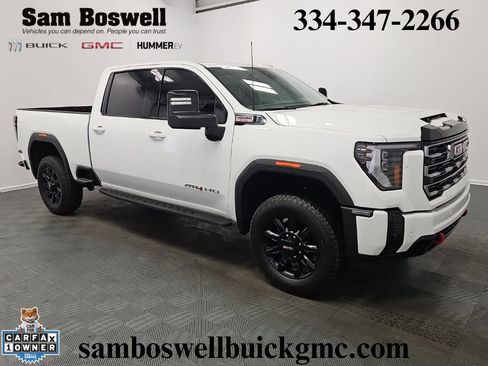 Used 2025 GMC Sierra 2500 AT4 AWD/4WD image 2