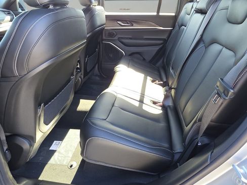 New 2026 Jeep Grand Cherokee Limited RWD image 8