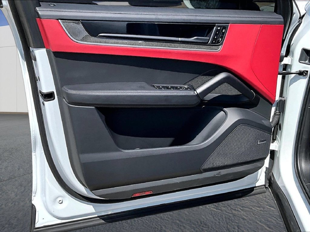 Certified 2026 Porsche Cayenne AWD/4WD image 19