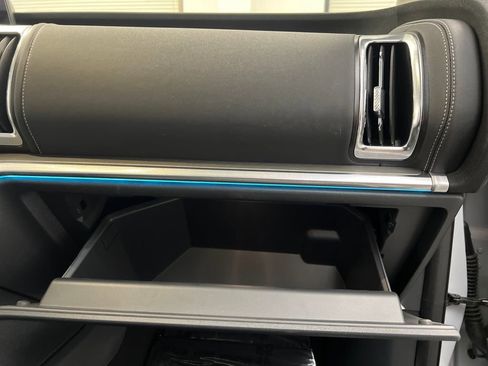 Used 2025 Ford Expedition Platinum image 31