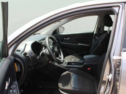 Used 2011 Kia Sportage LX w/ Convenience Pkg FWD image 7
