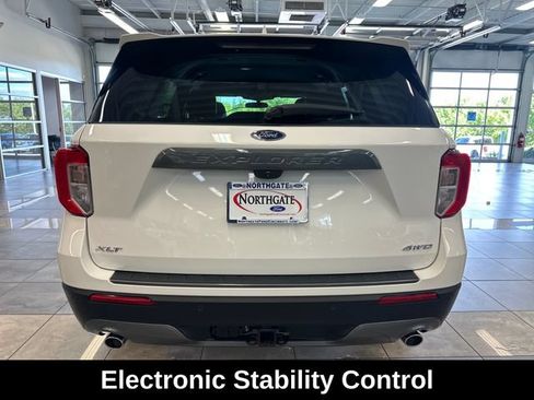 Used 2023 Ford Explorer XLT w/ Equipment Group 202A AWD/4WD image 15
