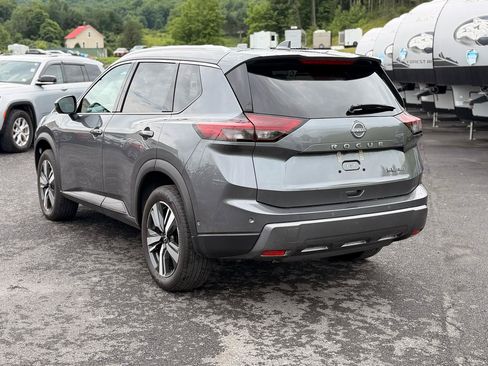 Used 2026 Nissan Rogue SL AWD/4WD image 7